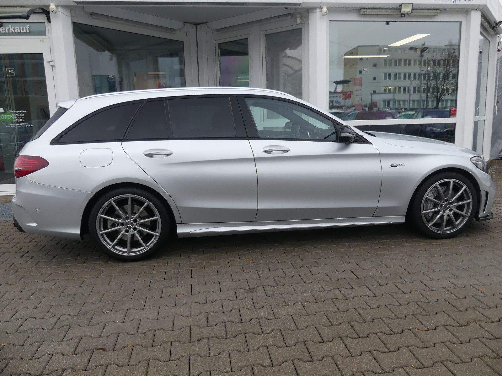 MERCEDES-BENZ C43 AMG 4Matic LED ACC Laneassist Alcant. Burm.
