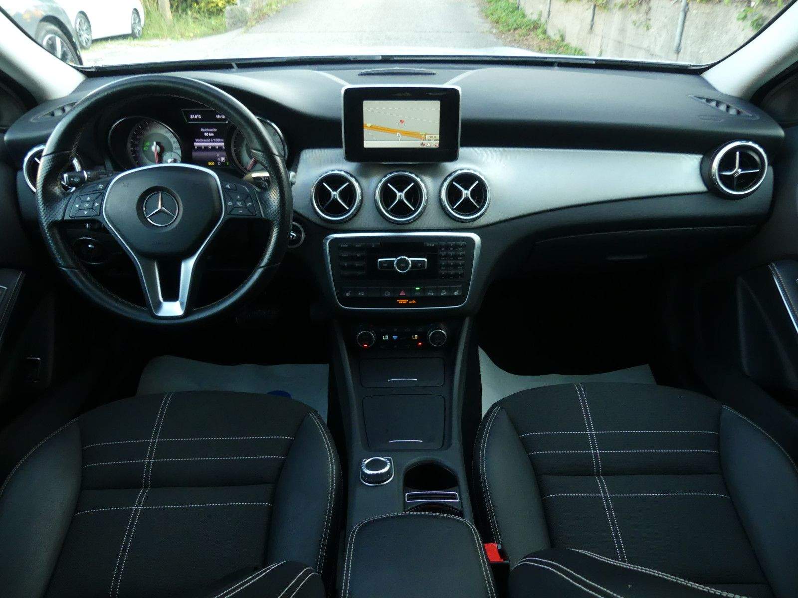 MERCEDES-BENZ GLA 220 CDI 4Matic Urban Night Navi