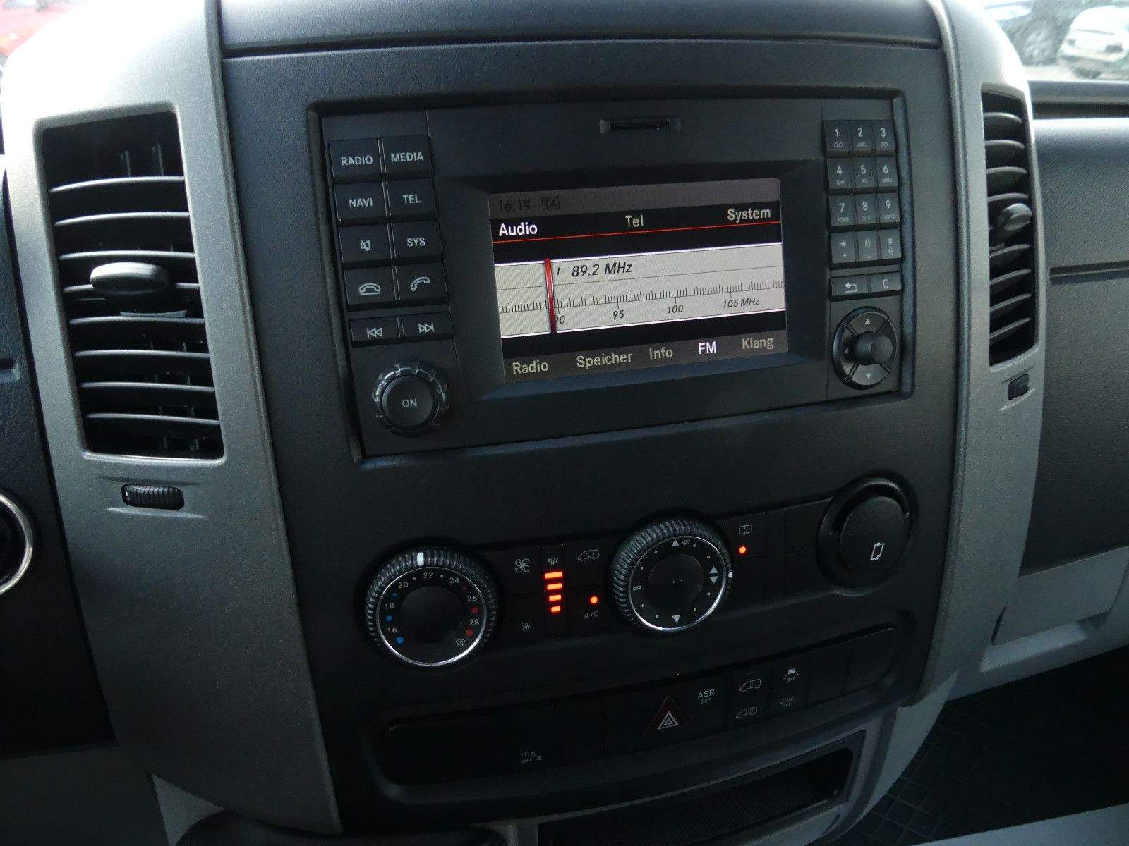 MERCEDES-BENZ Sprinter II Kasten 319 CDI L3H2 Klima Tempomat