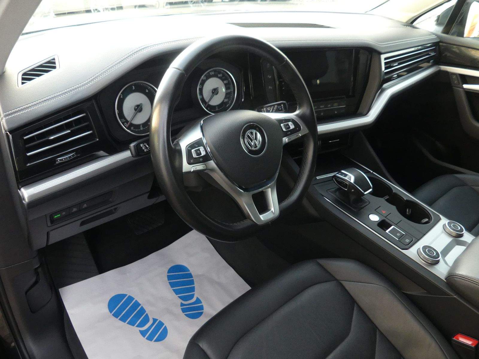 VW Touareg 4Motion Navi-Pro LED AHK ACC Leder