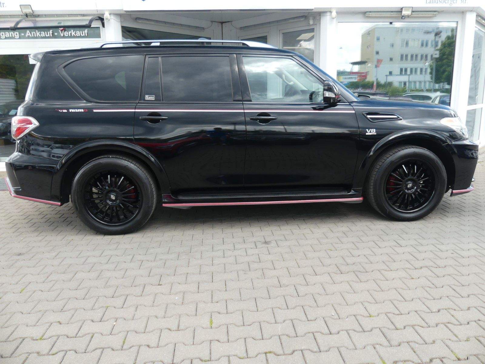 NISSAN Patrol / Armada Platinium V8 Nismo 8-Sitz