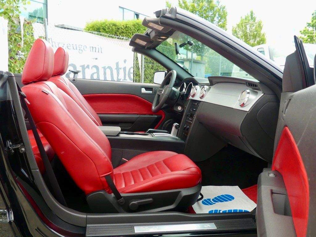 FORD Mustang Cabrio Aut. Leder Sitzhzg. Klima