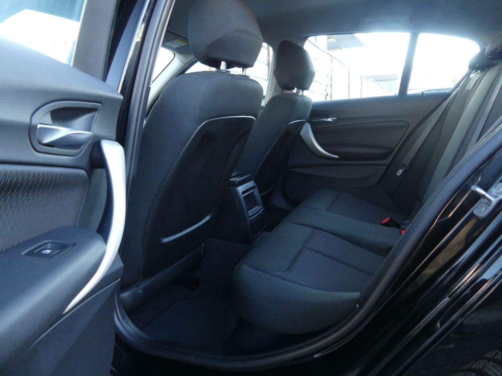 BMW 118i Limousine 5-trg PDC AHK Klima