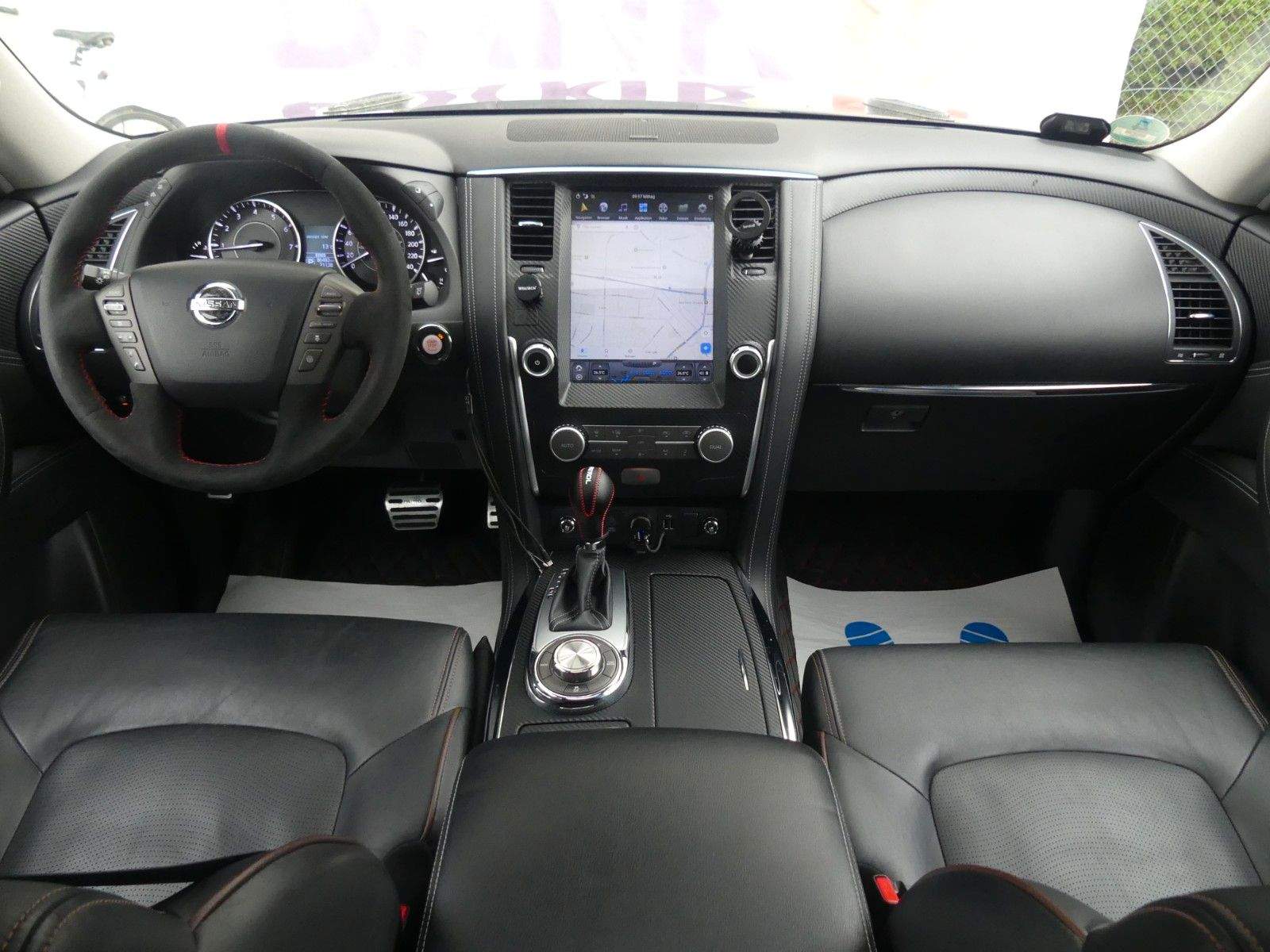 NISSAN Patrol / Armada Platinium V8 Nismo 8-Sitz