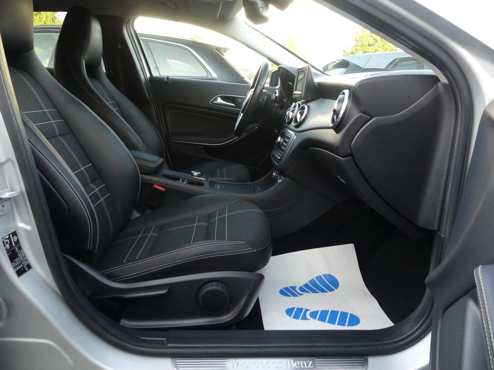 MERCEDES-BENZ GLA 220 CDI 4Matic Urban Night Navi