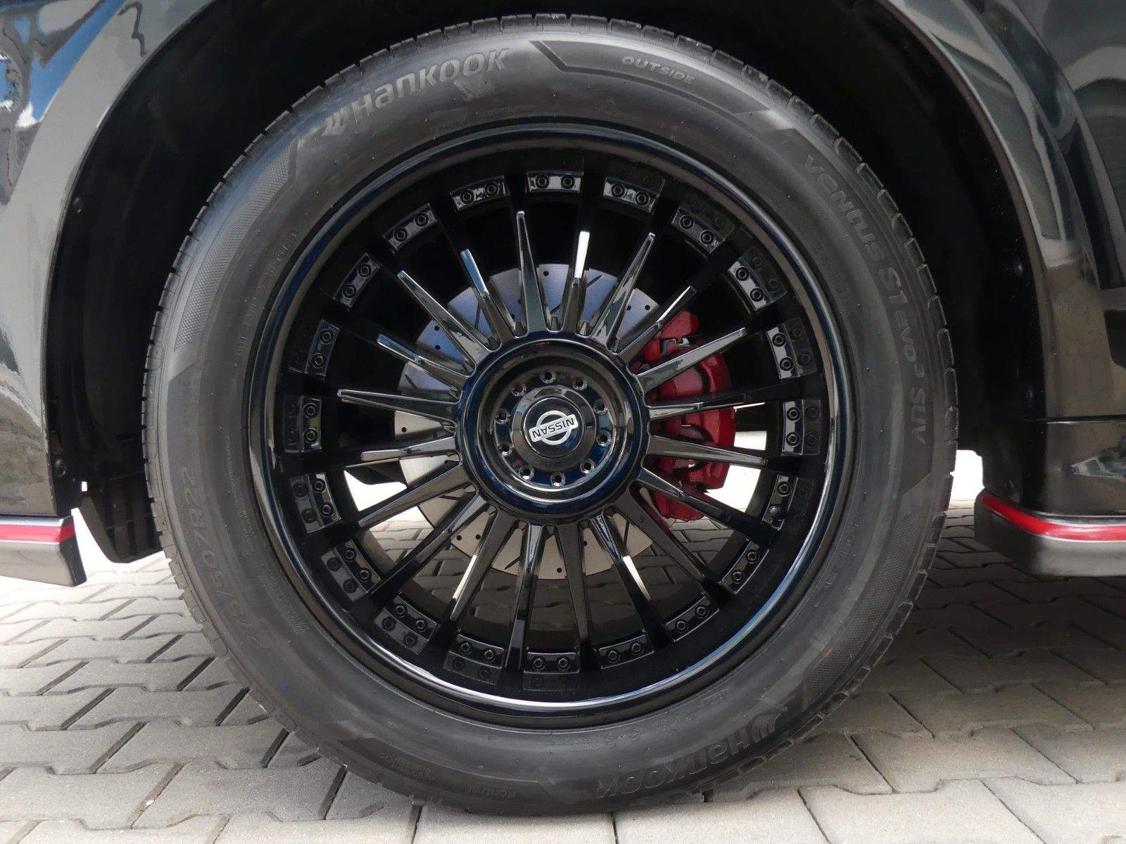 NISSAN Patrol / Armada Platinium V8 Nismo 8-Sitz