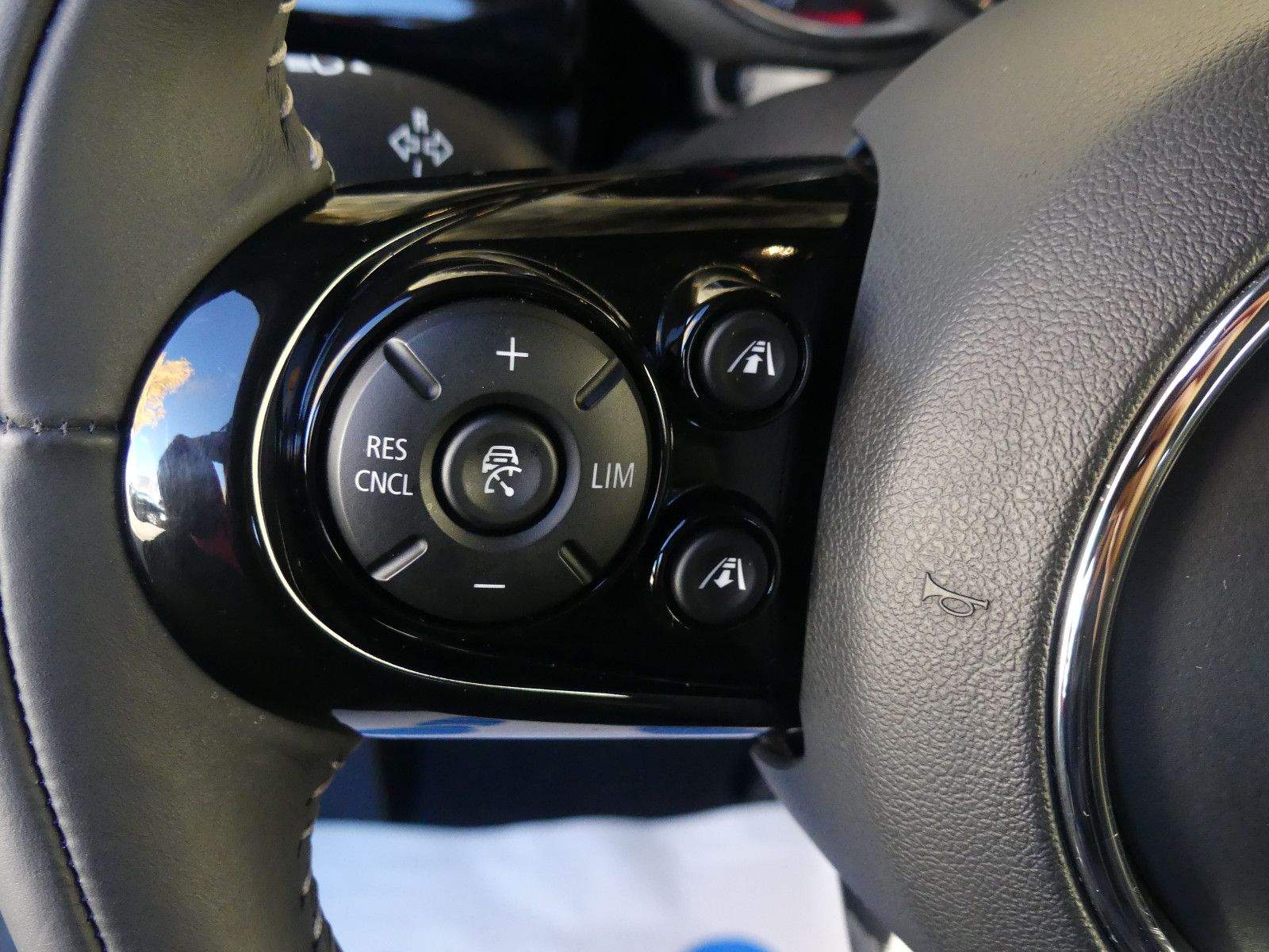 MINI John Cooper Works ACC HUD LED Navi CarPlay