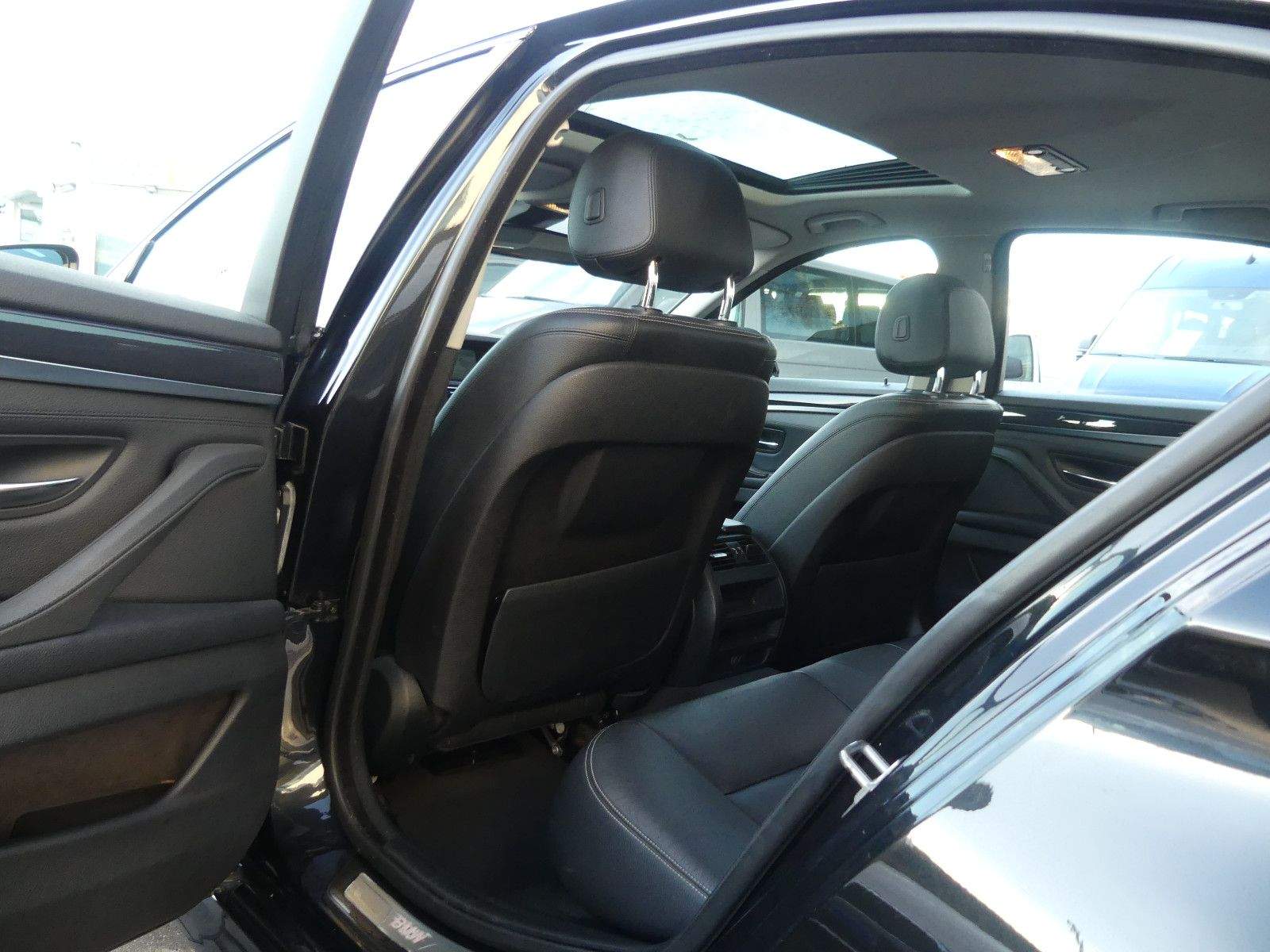 BMW 520D xDrive Modern Line Bi-Xenon Leder PDC Navi