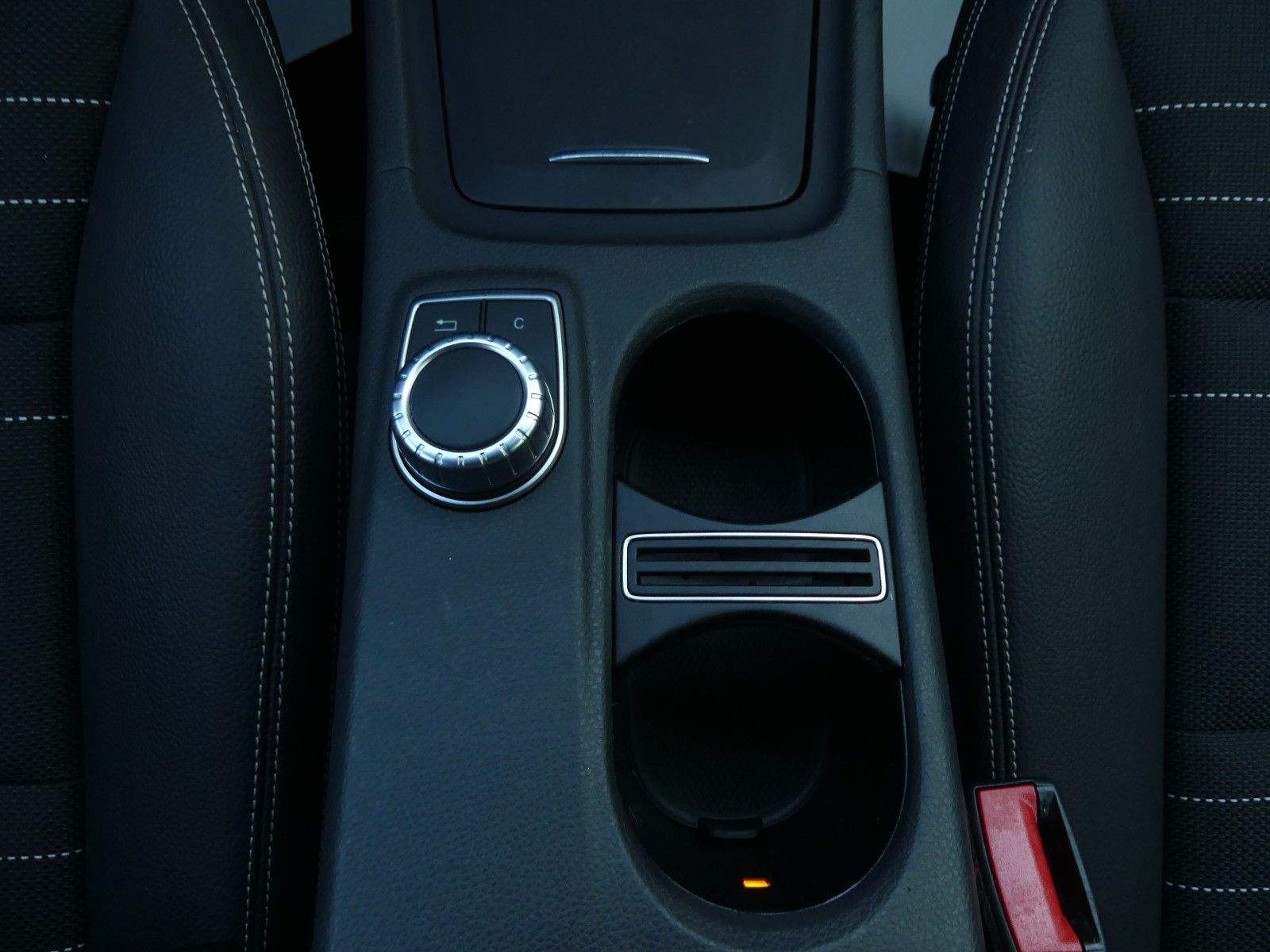 MERCEDES-BENZ GLA 220 CDI 4Matic Urban Night Navi