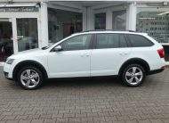 SKODA Octavia Scout 4×4 Autom. ACC PDC Navi Laneassist