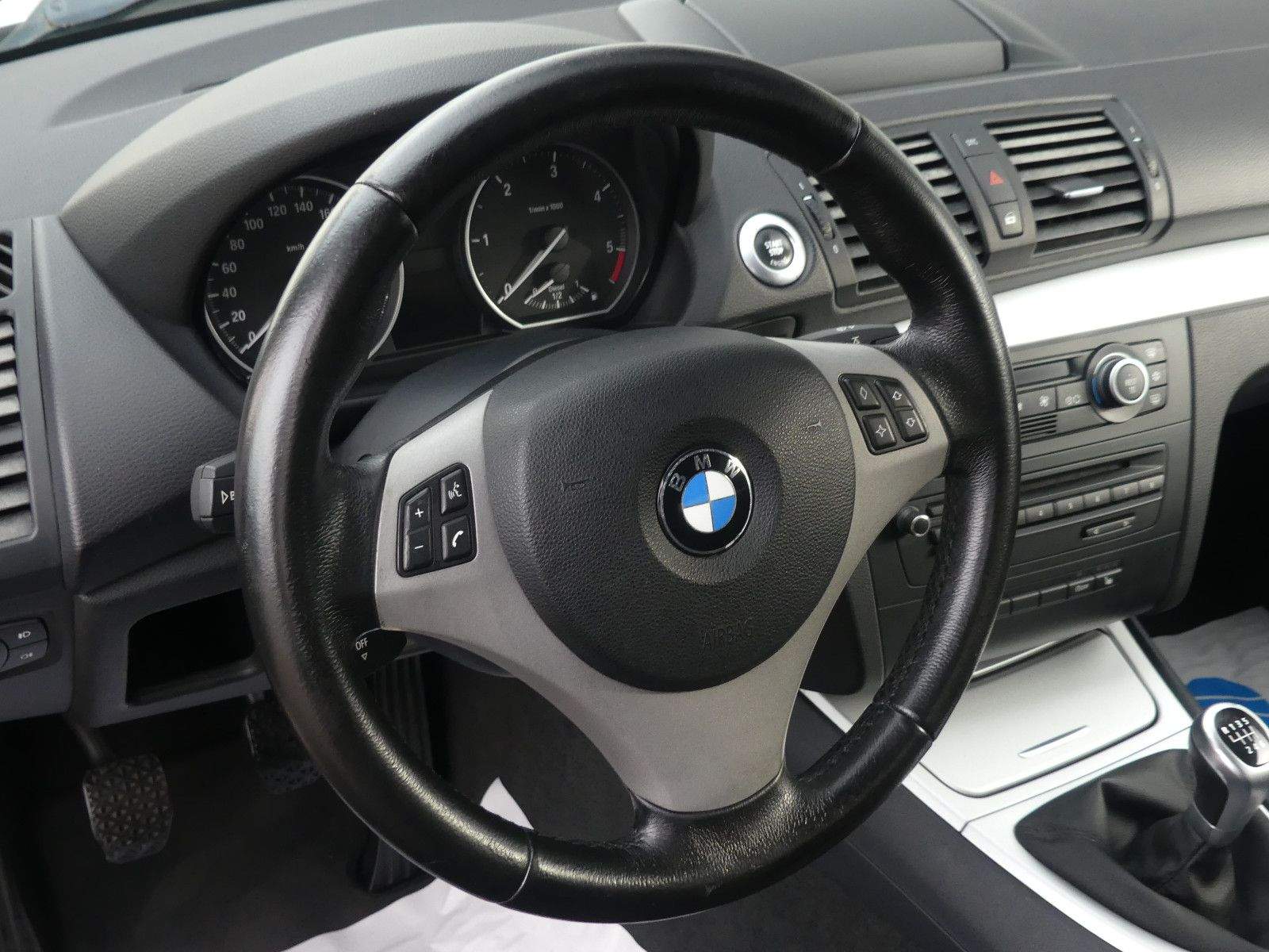 BMW 123D Coupe PDC Sitzheizung 2-Klima Bluetooth