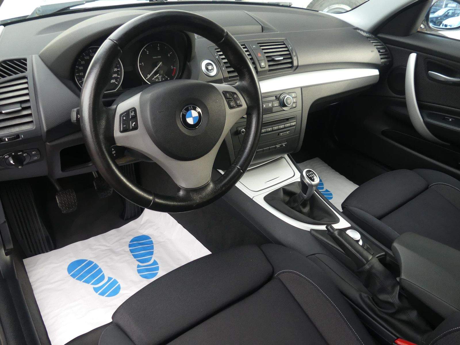 BMW 123D Coupe PDC Sitzheizung 2-Klima Bluetooth