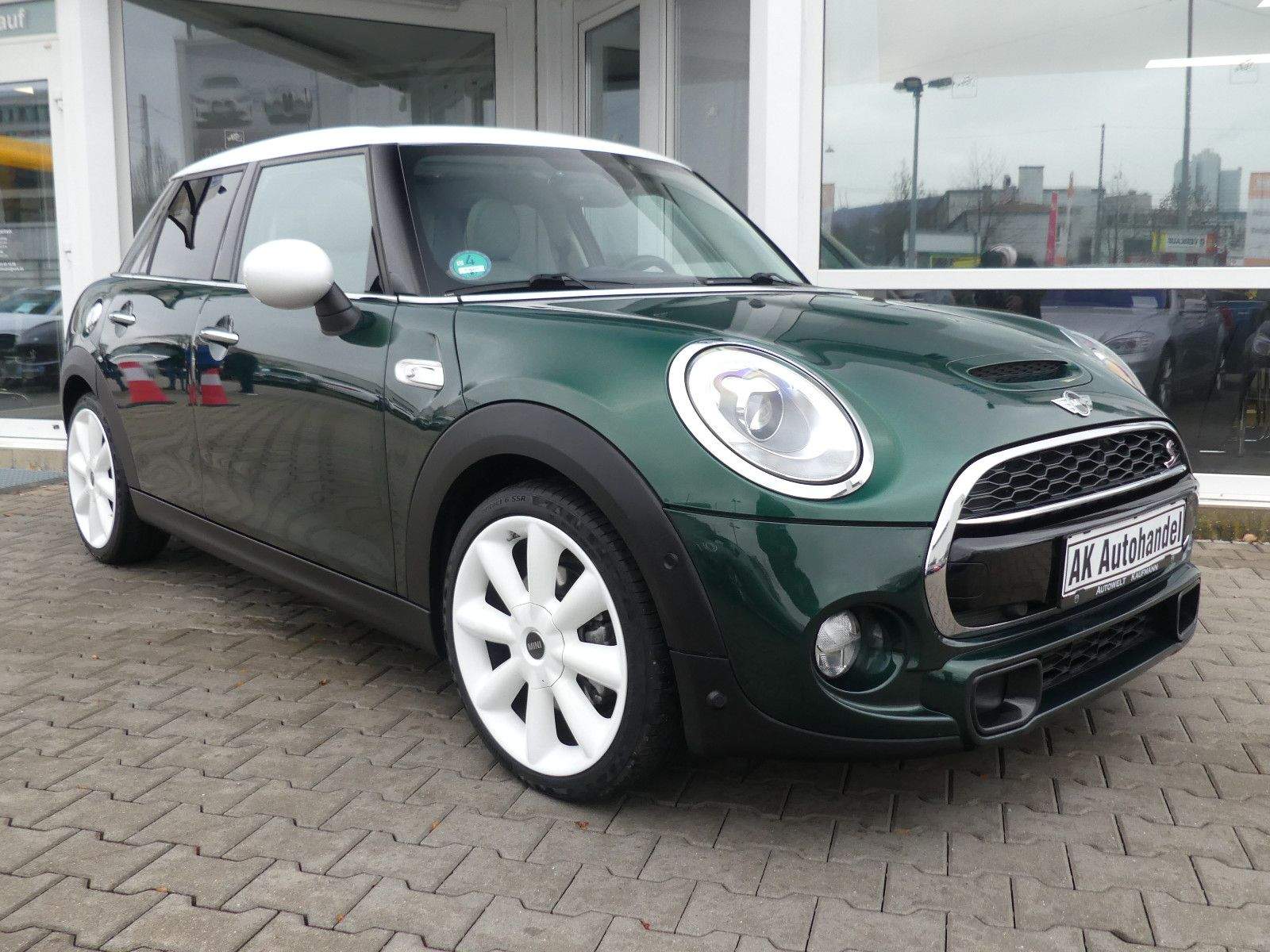 MINI Cooper S 5-Trg Aut. LED Navi-Prof Leder Panorama