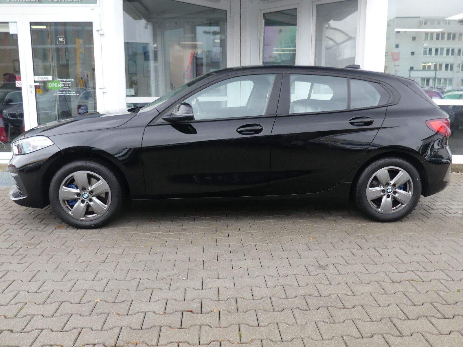 BMW 118i Advantage LED PDC AHK Navi CarPlay Android