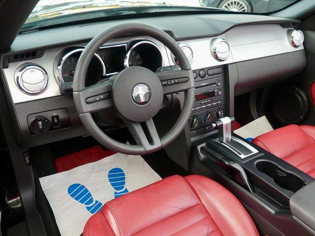 FORD Mustang Cabrio Aut. Leder Sitzhzg. Klima