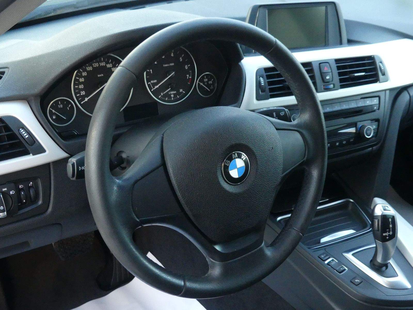 BMW 316i Touring Aut. PDC Sitzheizung Klima 2-Zonen