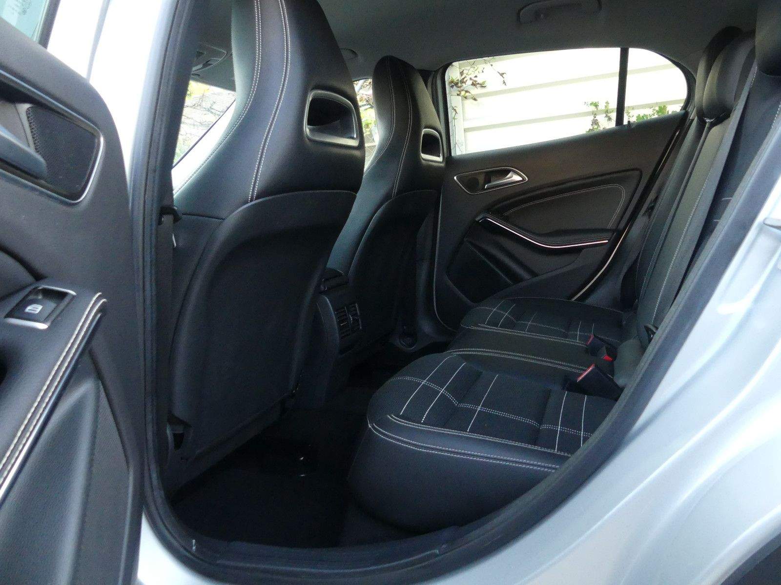 MERCEDES-BENZ GLA 220 CDI 4Matic Urban Night Navi