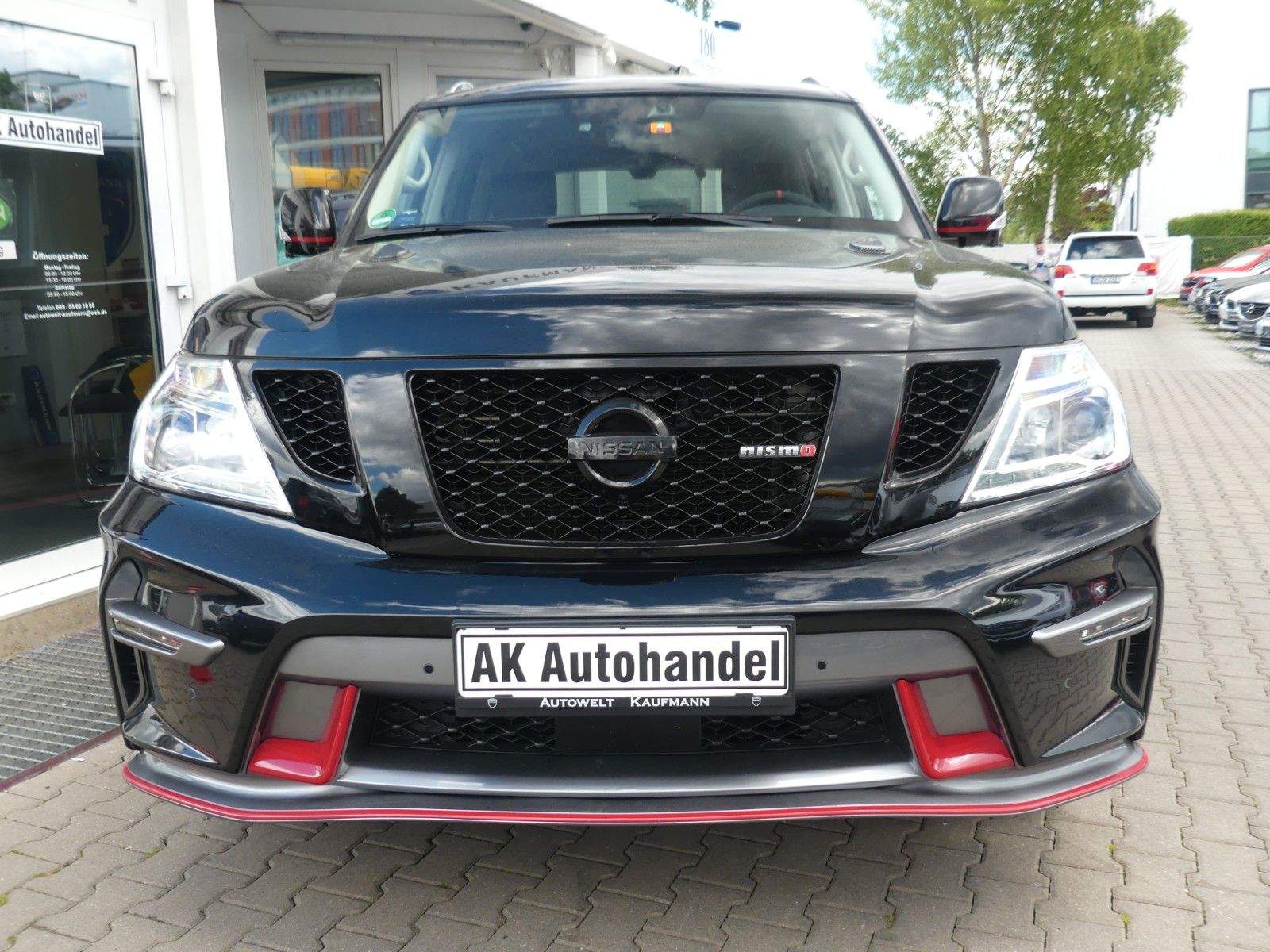 NISSAN Patrol / Armada Platinium V8 Nismo 8-Sitz