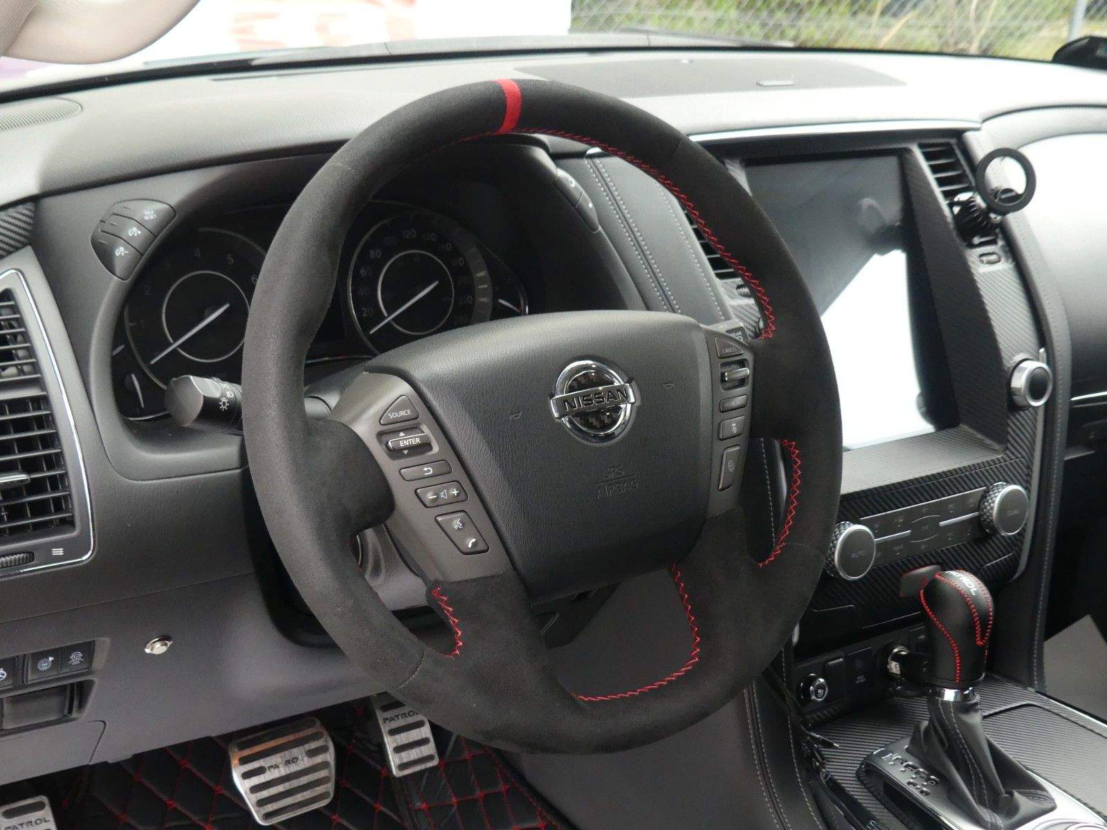 NISSAN Patrol / Armada Platinium V8 Nismo 8-Sitz