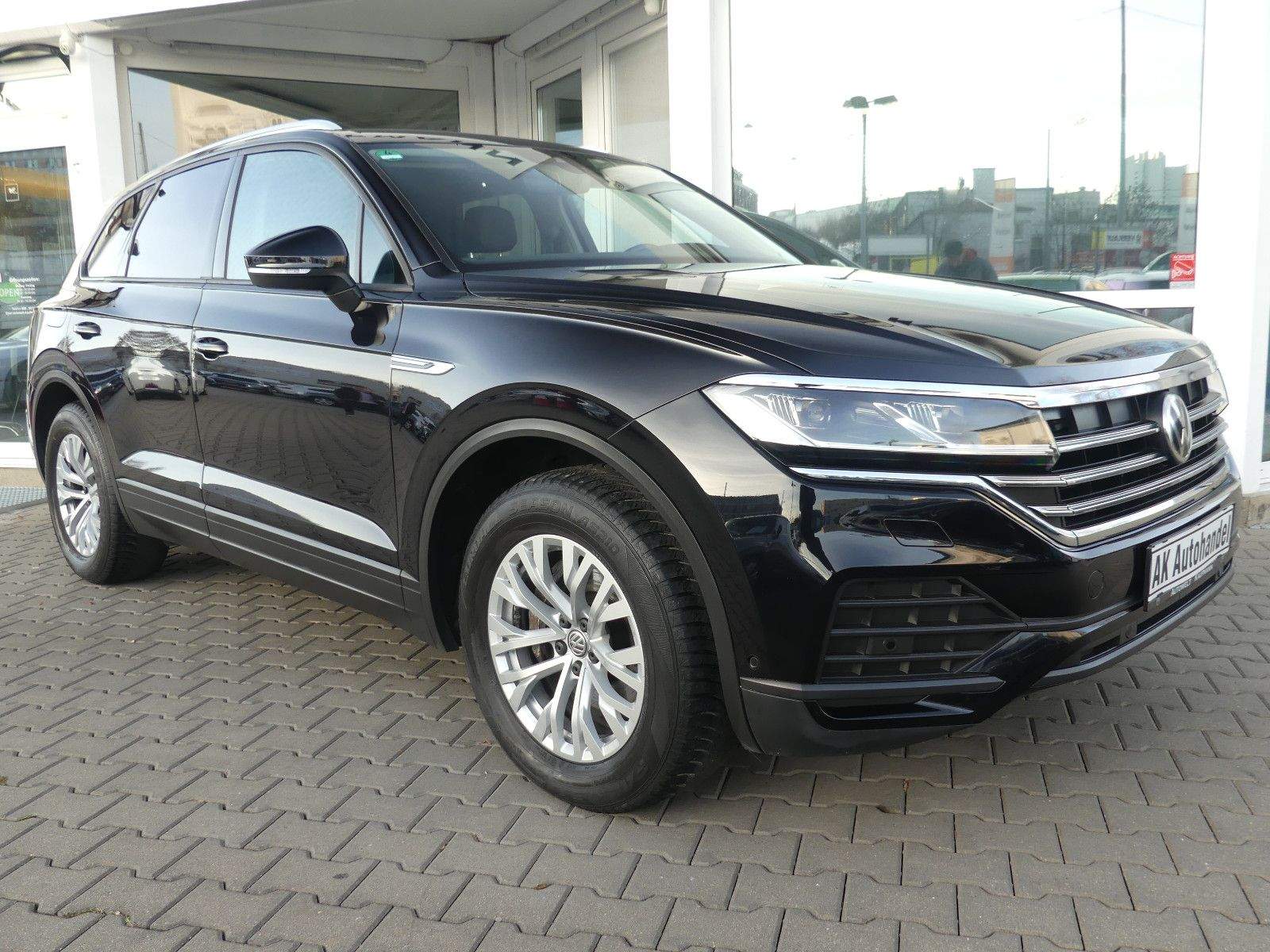 VW Touareg 4Motion Navi-Pro LED AHK ACC Leder
