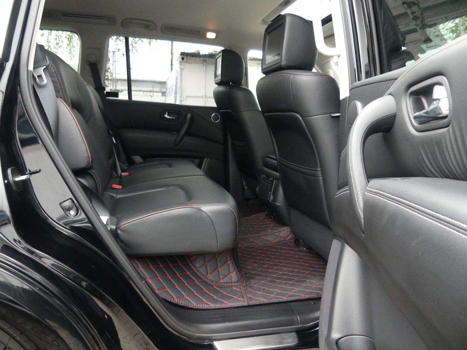 NISSAN Patrol / Armada Platinium V8 Nismo 8-Sitz