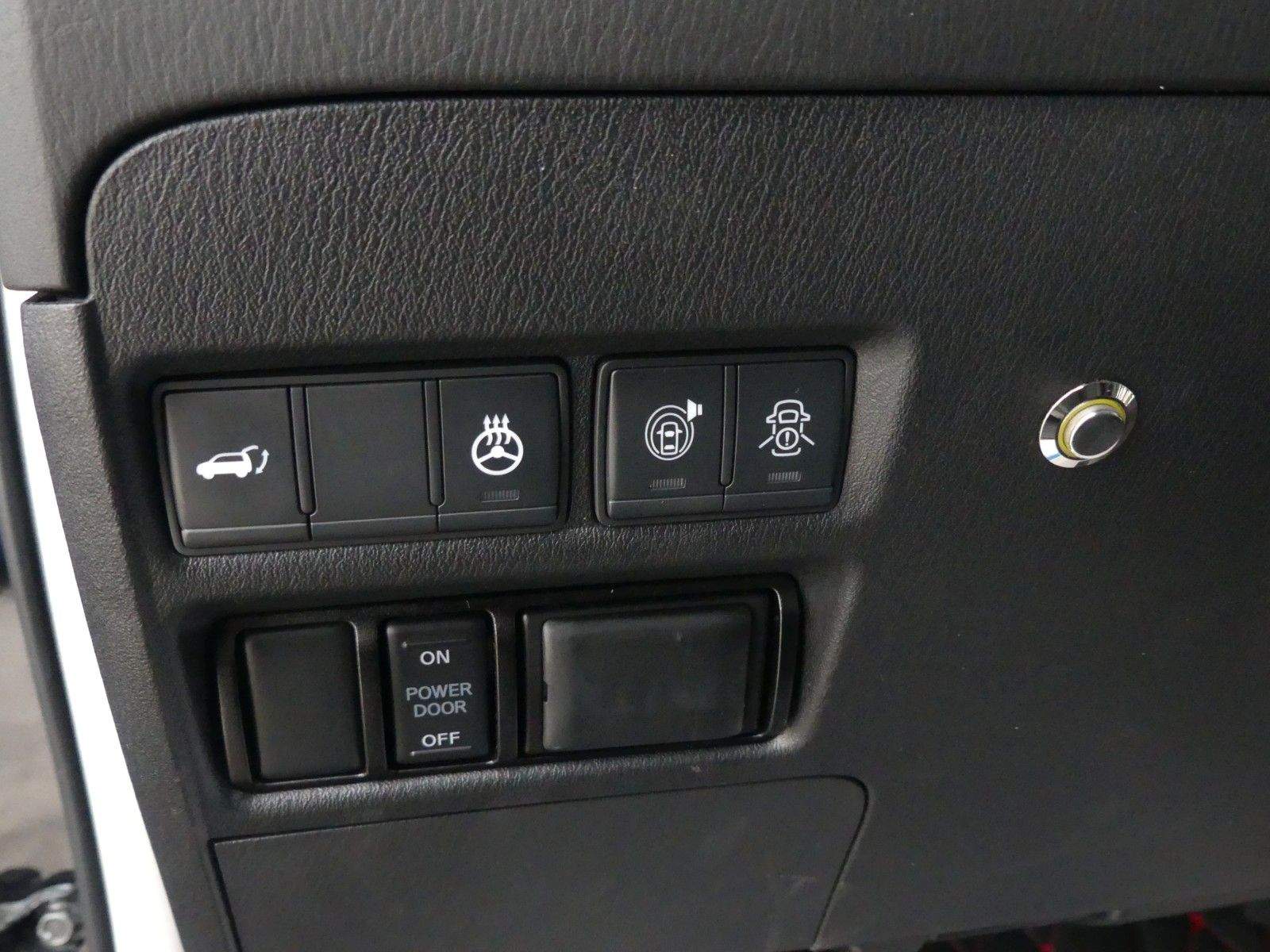 NISSAN Patrol / Armada Platinium V8 Nismo 8-Sitz