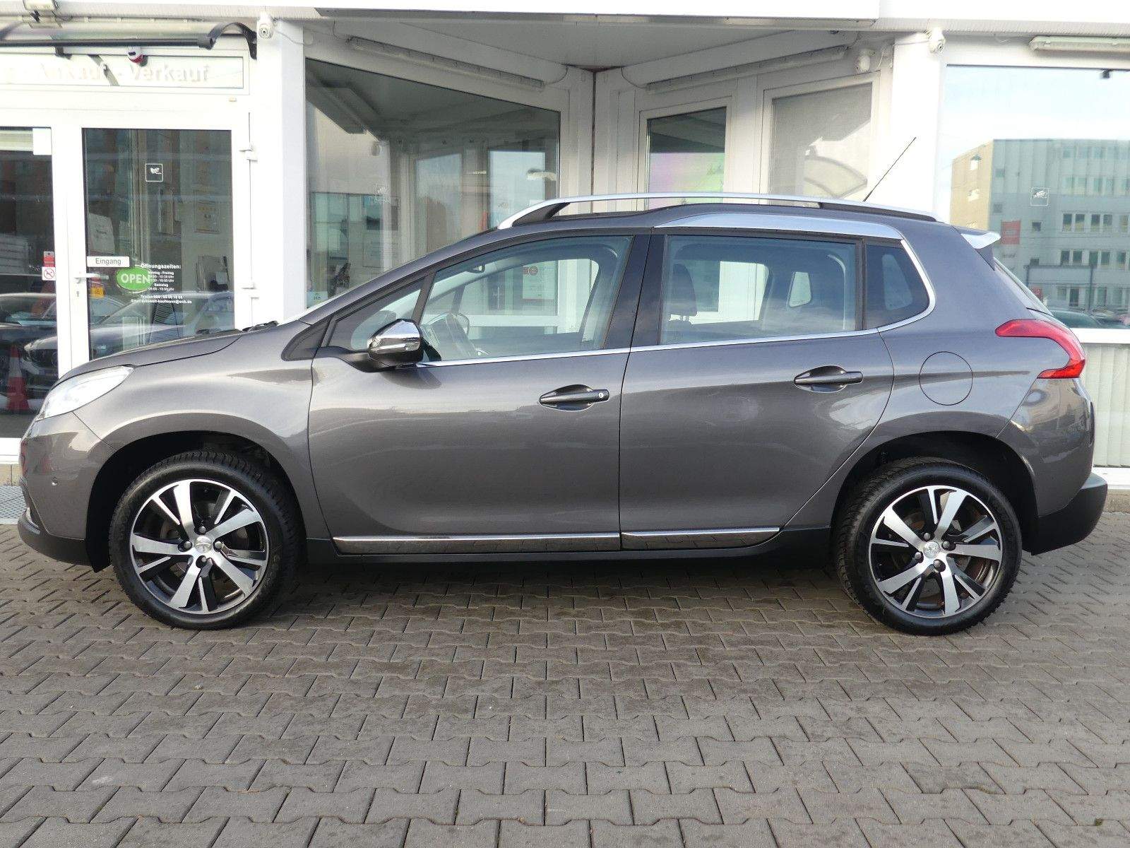 PEUGEOT 2008 Allure PDC Navi Tempomat JBL DAB