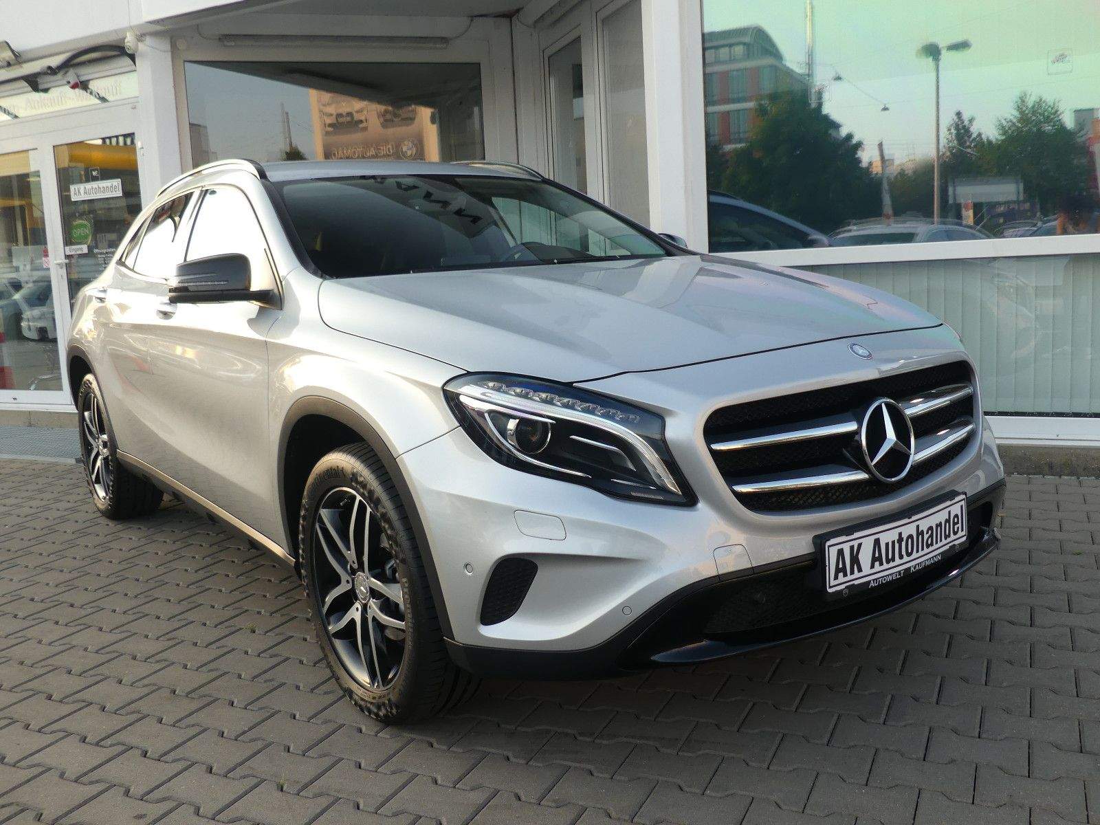 MERCEDES-BENZ GLA 220 CDI 4Matic Urban Night Navi