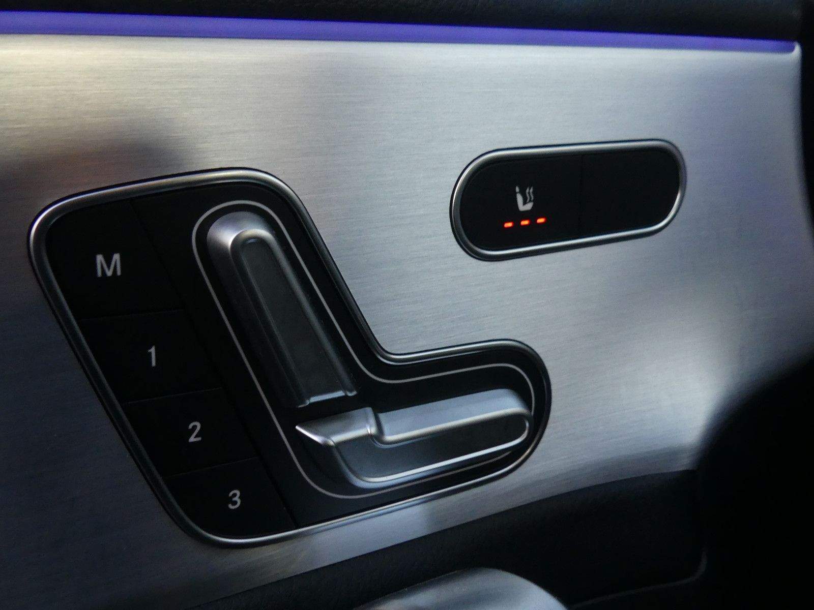 MERCEDES-BENZ A250 4Matic Progressive Leder Virtual Cockpit