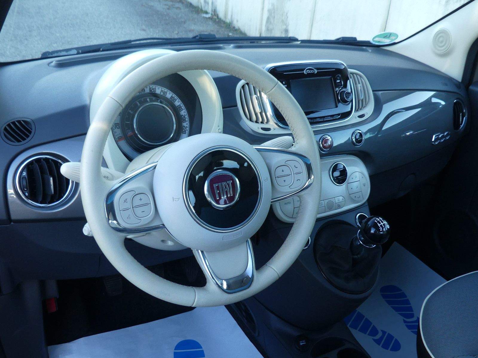 FIAT 500 Lounge Klima Tempomat Pano (Glas) Bluetooth