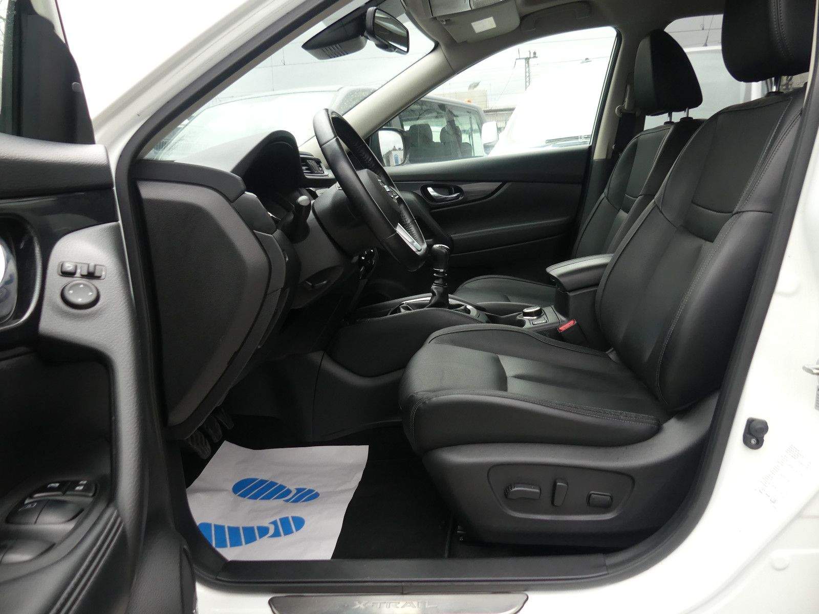 NISSAN X-Trail Tekna 4×4 Pano 360° AHK LED Leder Navi