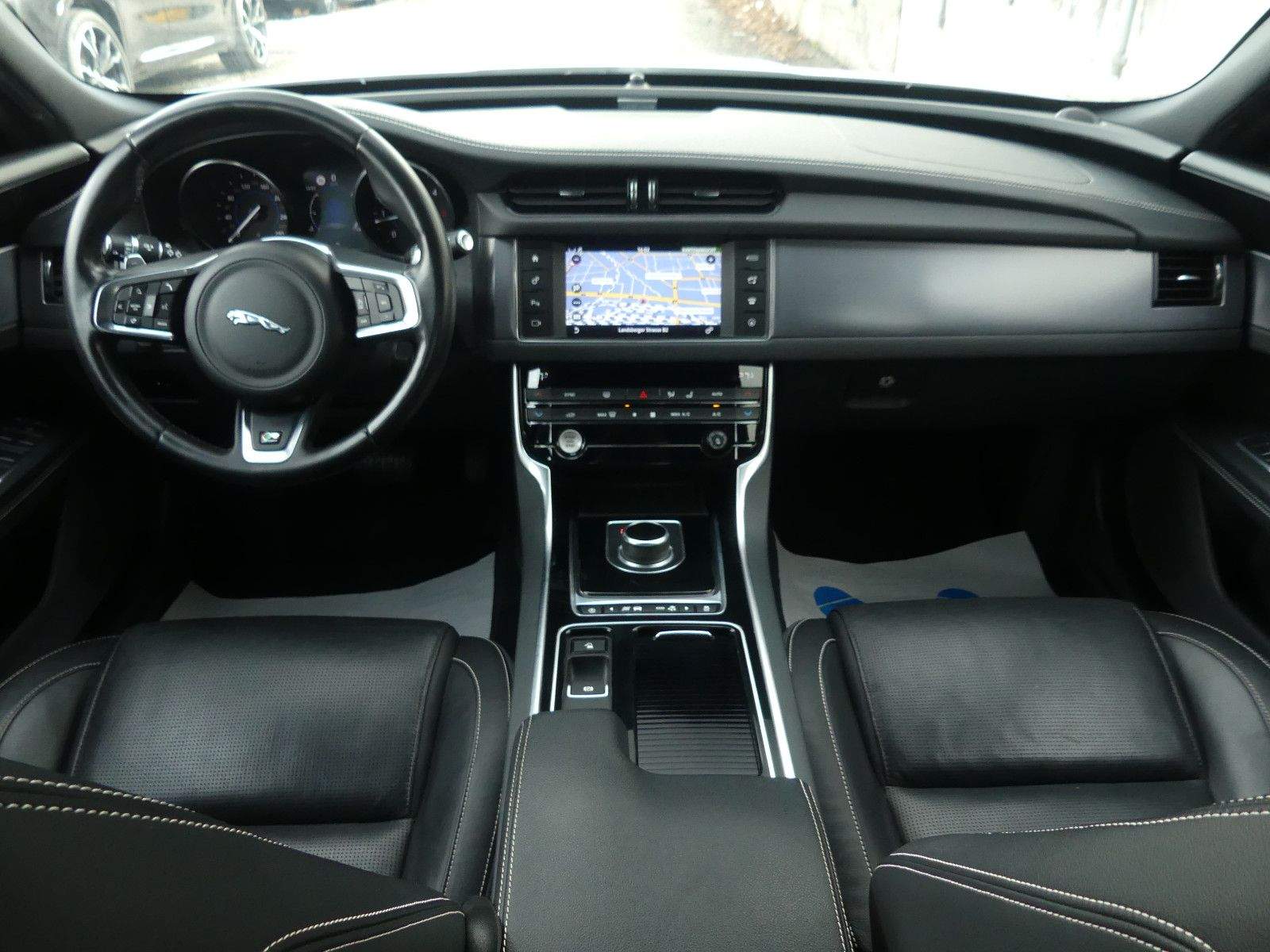 JAGUAR XF Ingenium Edition R-Sport Aut. Leder Navi Kam.