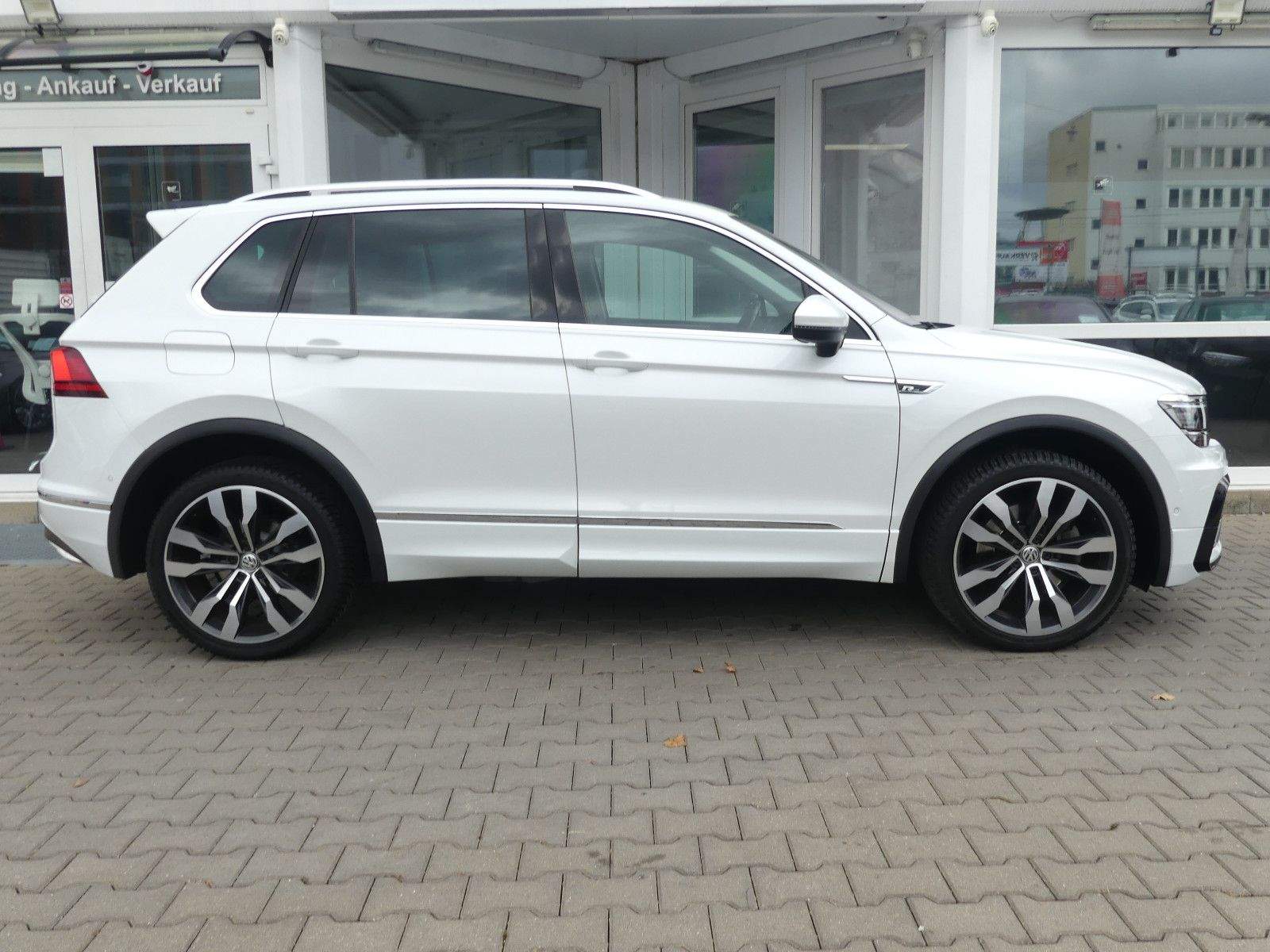 VW Tiguan R-Line 4Motion Aut. LED+ ACC AHK Kamera