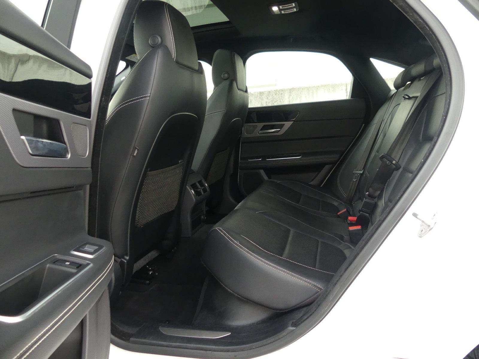 JAGUAR XF Ingenium Edition R-Sport Aut. Leder Navi Kam.