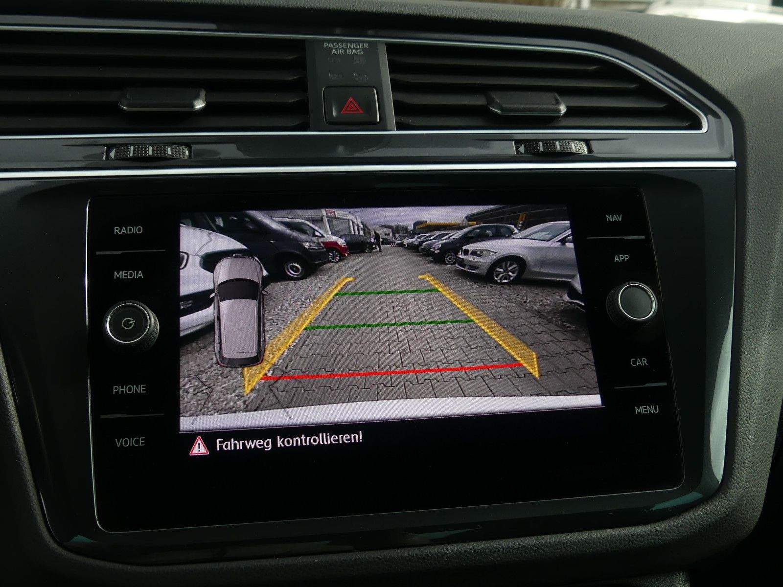 VW Tiguan R-Line 4Motion Aut. LED+ ACC AHK Kamera