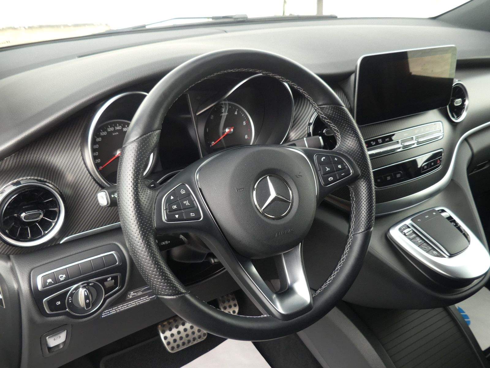 MERCEDES-BENZ V220 Marco Polo AMG Edition LED 360° AHK MBUX