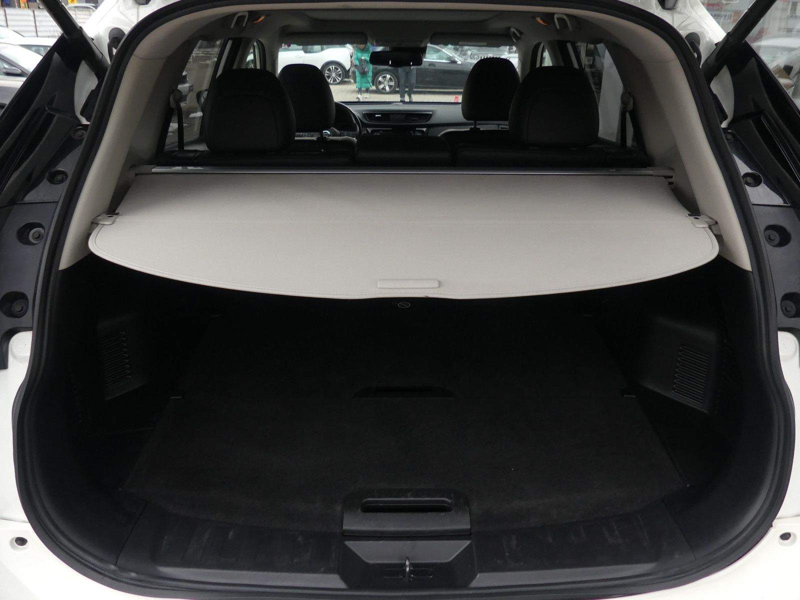 NISSAN X-Trail Tekna 4×4 Pano 360° AHK LED Leder Navi