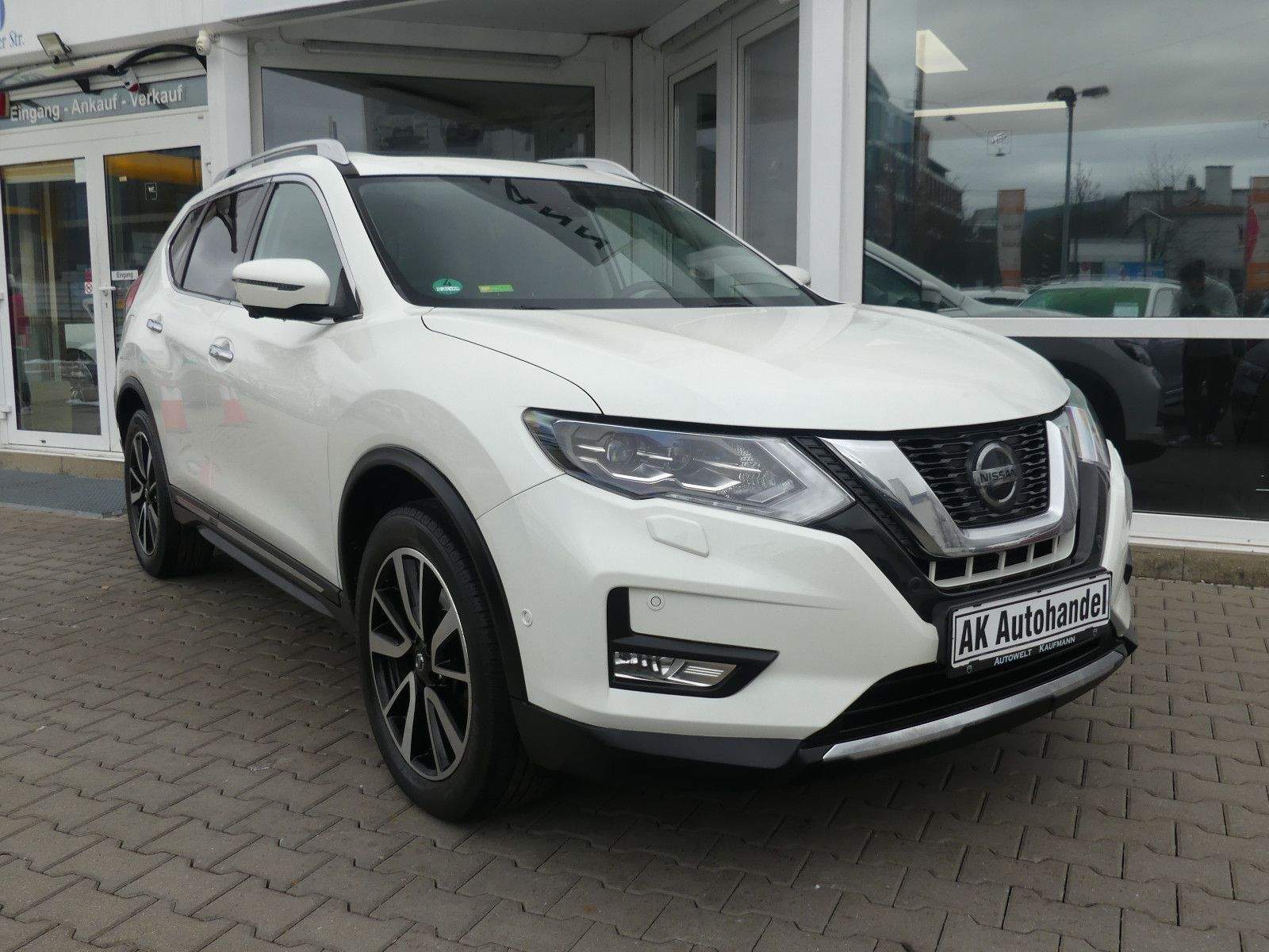 NISSAN X-Trail Tekna 4×4 Pano 360° AHK LED Leder Navi