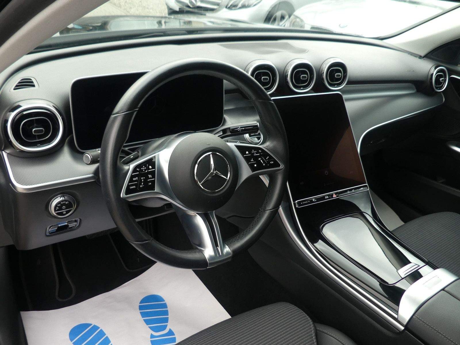 MERCEDES-BENZ C180 Lim. Avantgarde Aut. LED Navi Camera