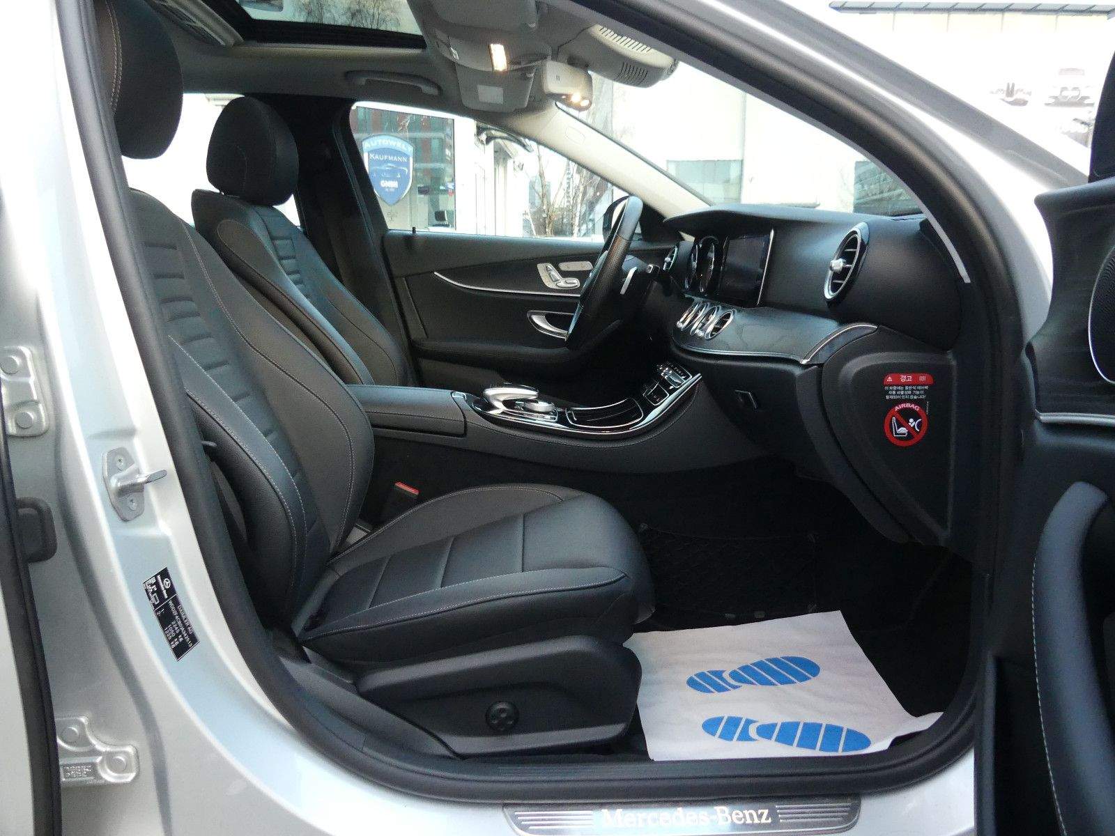 MERCEDES-BENZ E200 Lim. Aut. Avantgarde LED Leder Memory Totw.