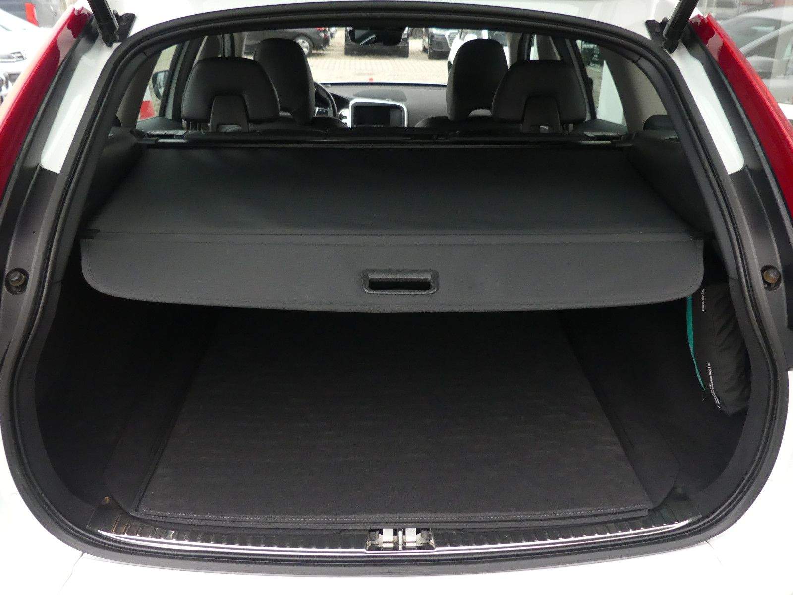 VOLVO XC60 Summum Aut. AWD ACC Kamera Leder H&K Memory