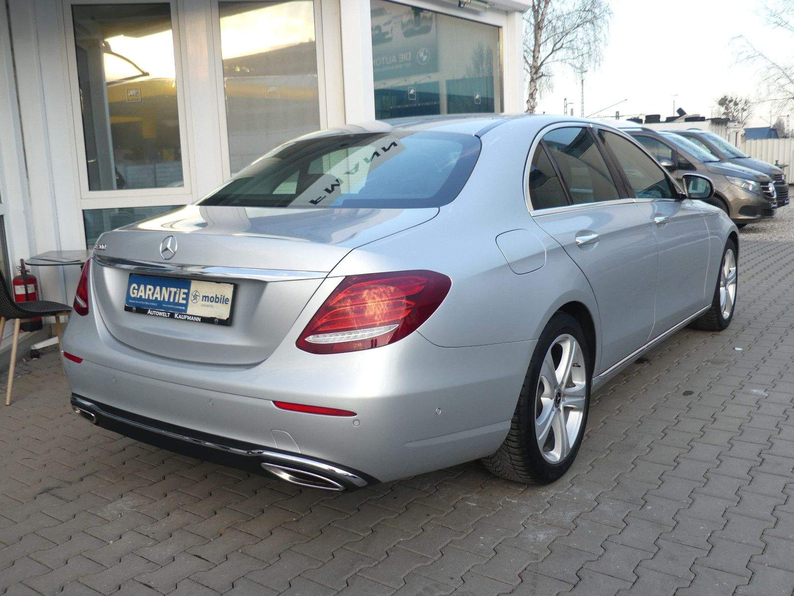 MERCEDES-BENZ E200 Lim. Aut. Avantgarde LED Leder Memory Totw.