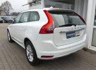 VOLVO XC60 Summum Aut. AWD ACC Kamera Leder H&K Memory