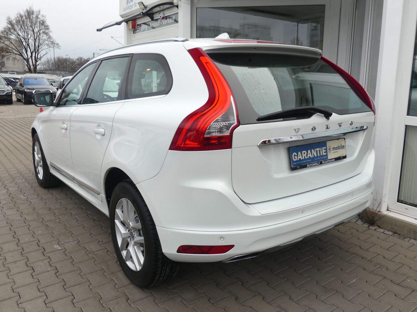 VOLVO XC60 Summum Aut. AWD ACC Kamera Leder H&K Memory