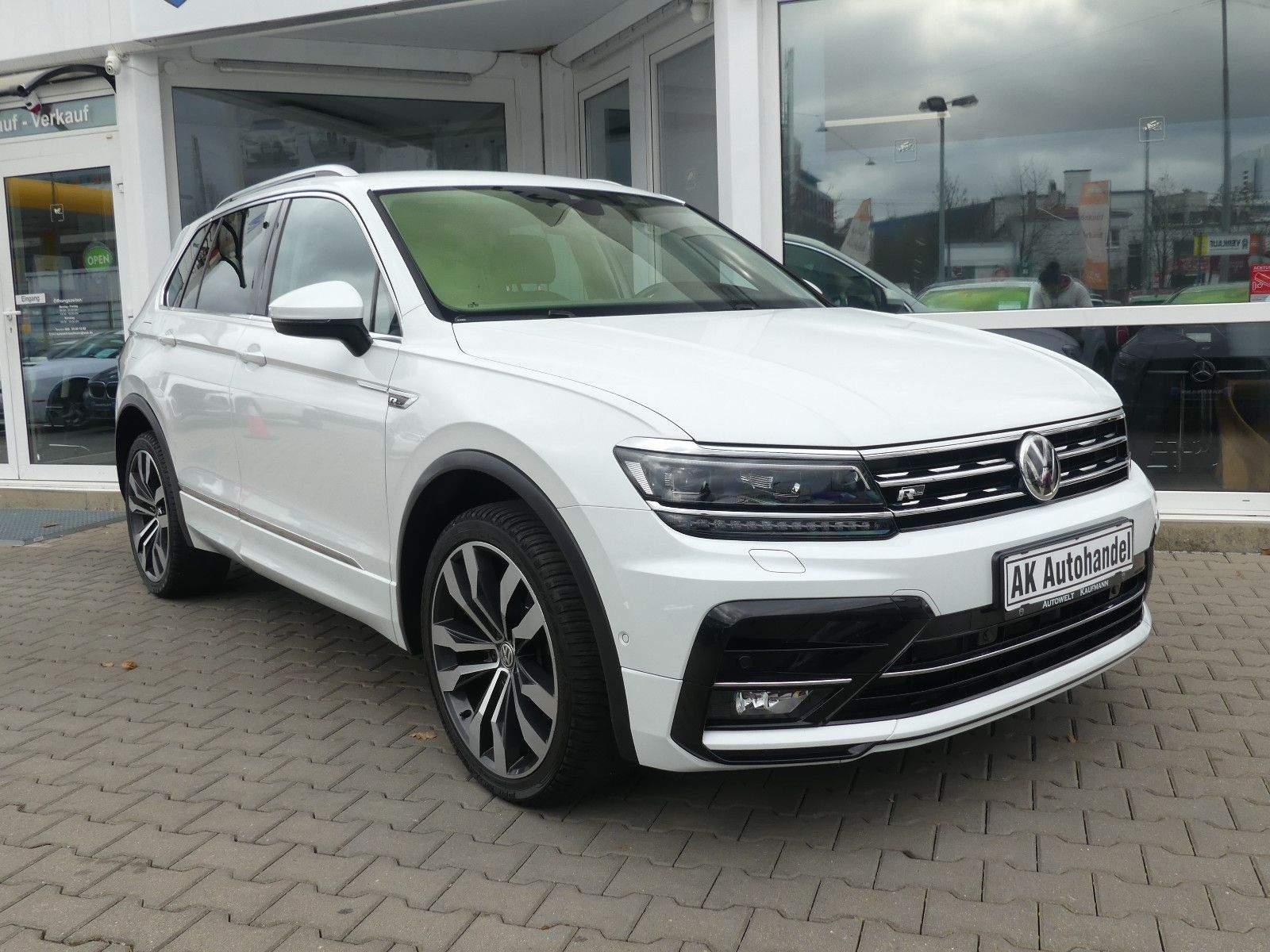 VW Tiguan R-Line 4Motion Aut. LED+ ACC AHK Kamera