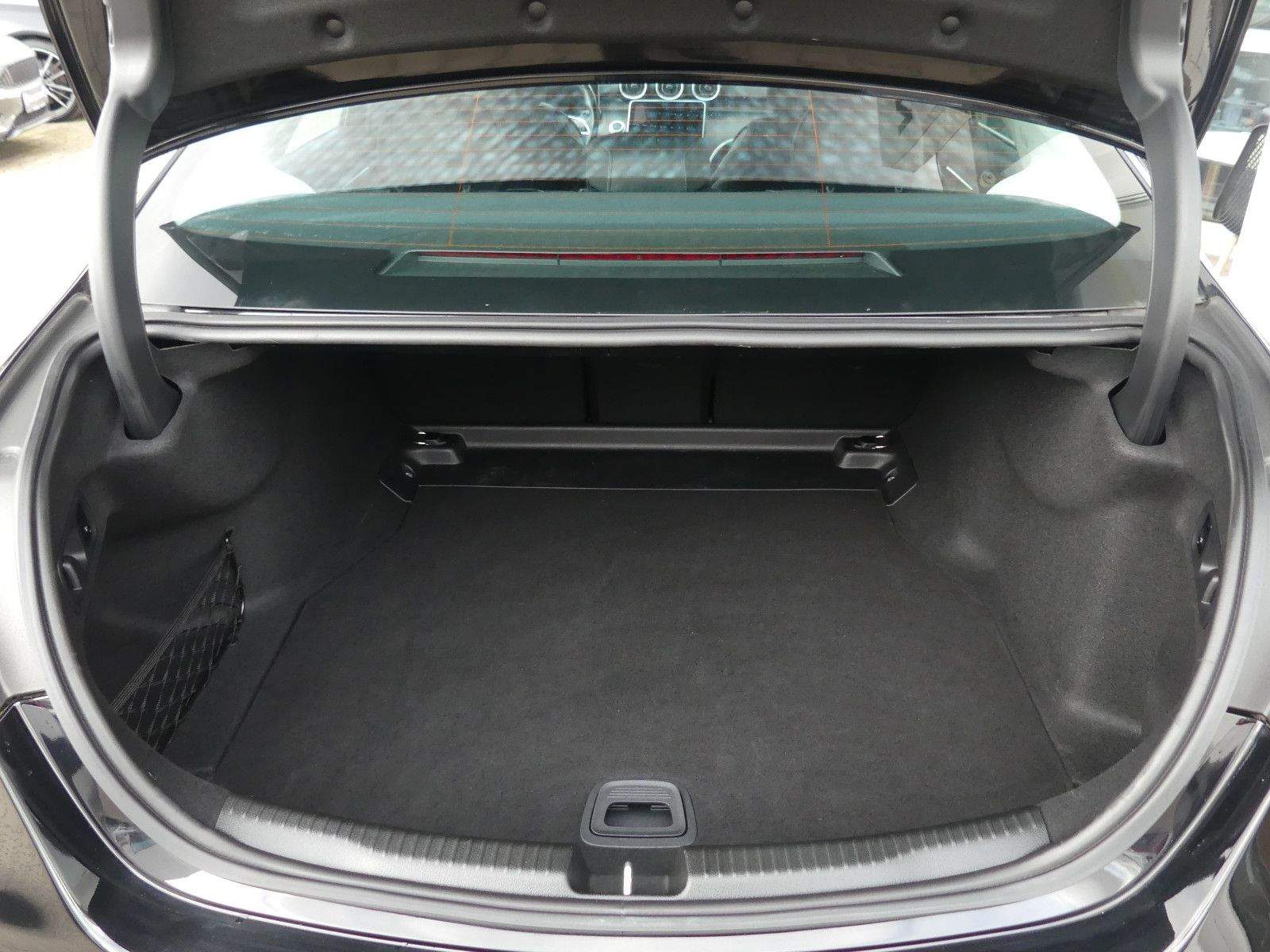 MERCEDES-BENZ C180 Lim. Avantgarde Aut. LED Navi Camera