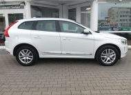 VOLVO XC60 Summum Aut. AWD ACC Kamera Leder H&K Memory