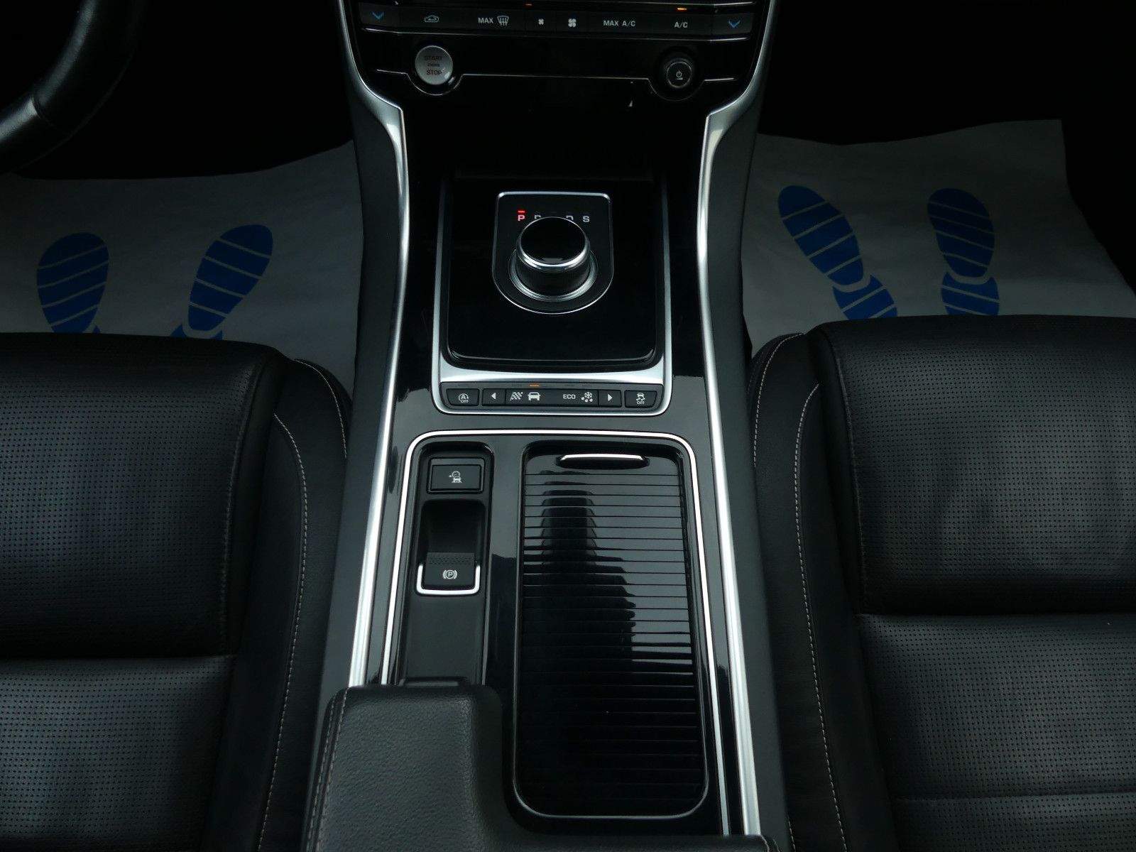 JAGUAR XF Ingenium Edition R-Sport Aut. Leder Navi Kam.