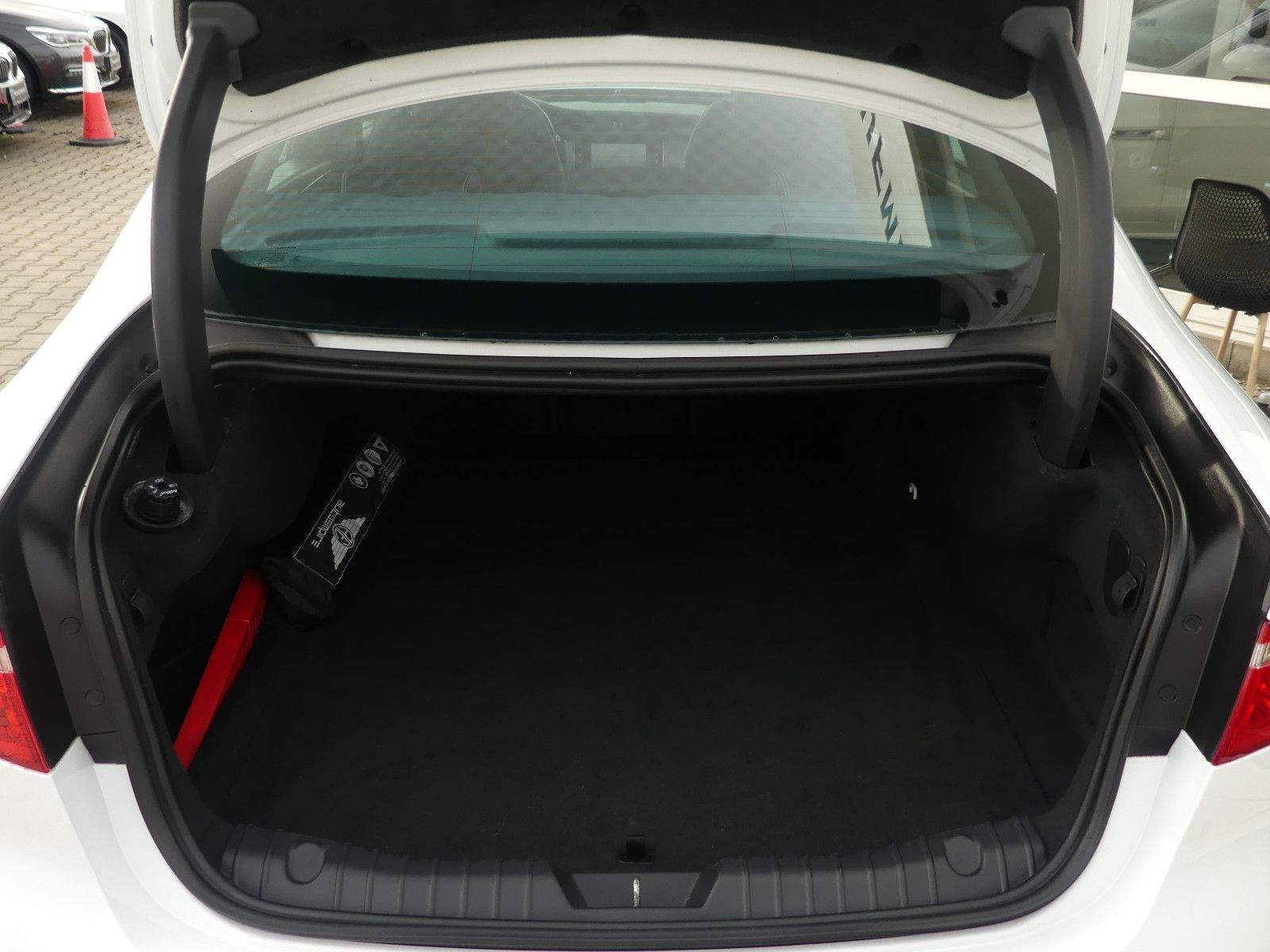 JAGUAR XF Ingenium Edition R-Sport Aut. Leder Navi Kam.