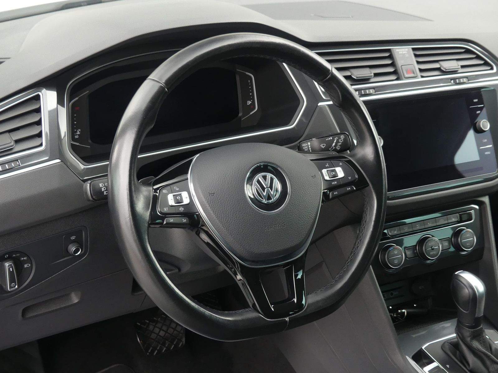 VW Tiguan R-Line 4Motion Aut. LED+ ACC AHK Kamera